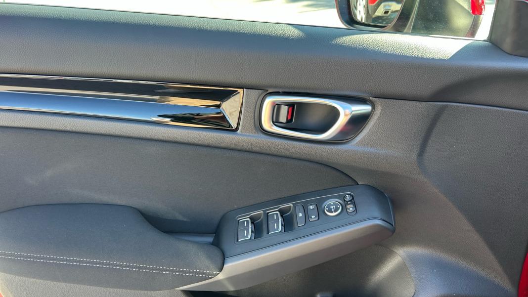 Honda Civic 2.0 i-MMD Elegance CVT