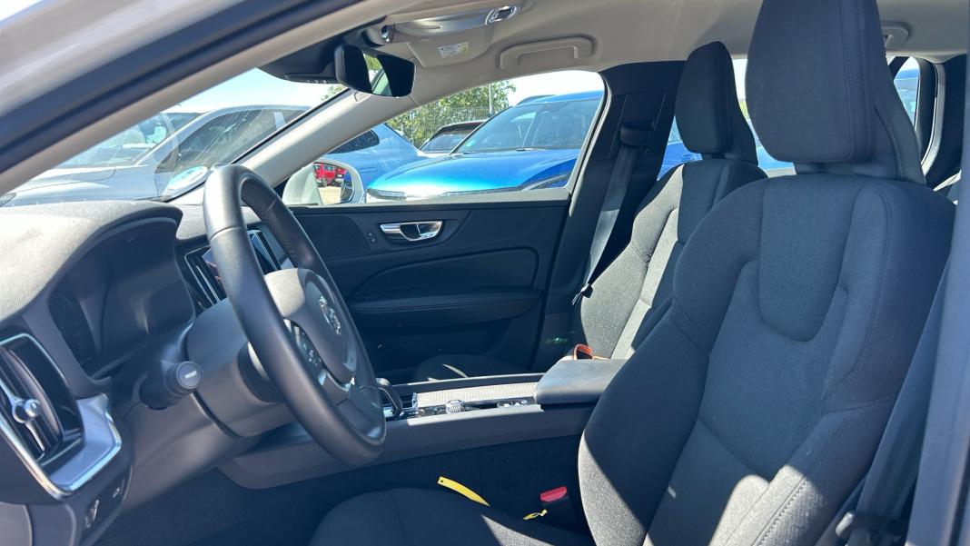Volvo V60 2.0 B4 (D) Momentum Pro Auto