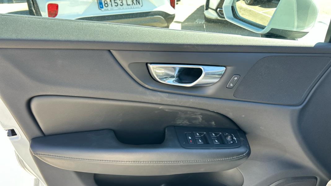 Volvo V60 2.0 B4 (D) Momentum Pro Auto