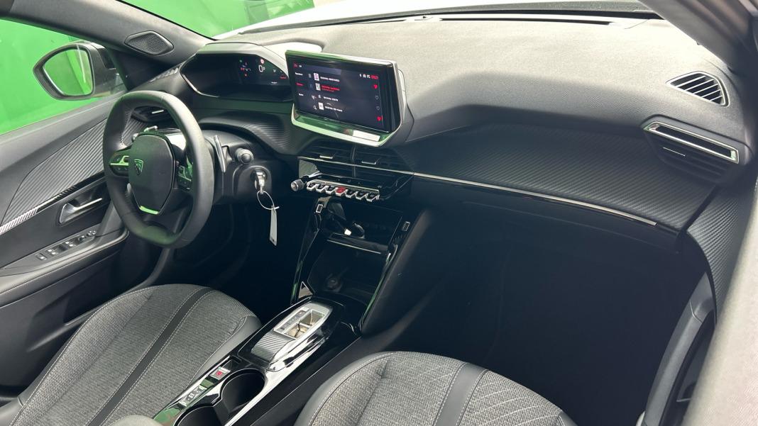 Peugeot 2008 Allure Puretech 130 SS EAT8