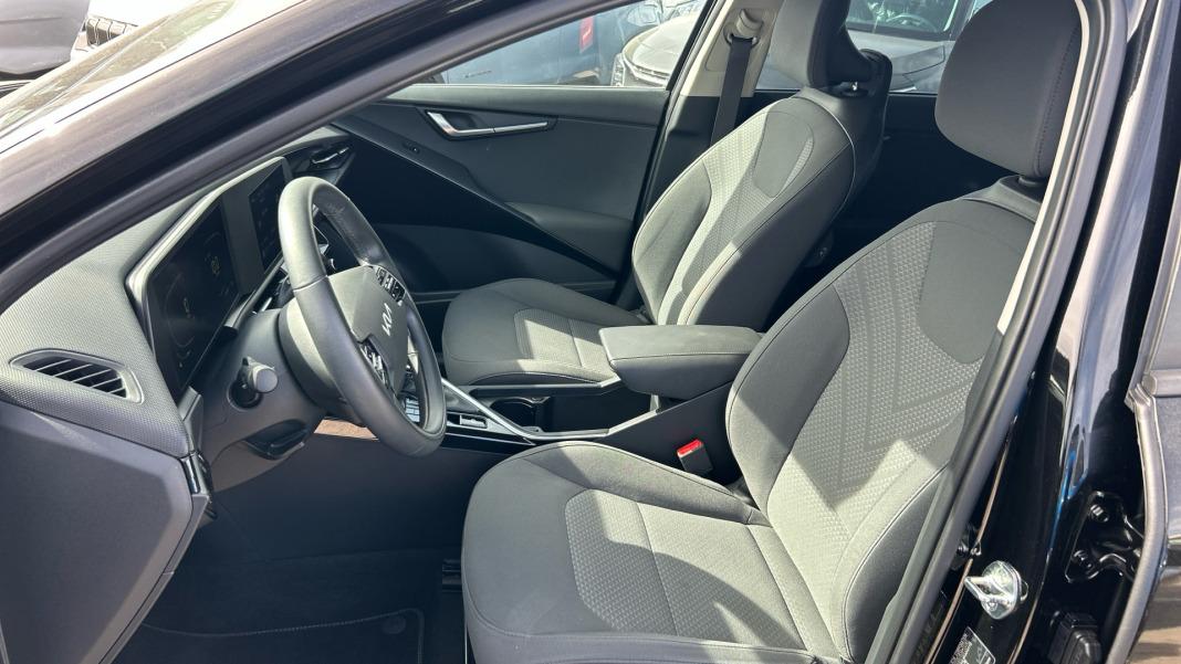 Kia Niro 1.6 GDi HEV 104kW (141CV) Concept