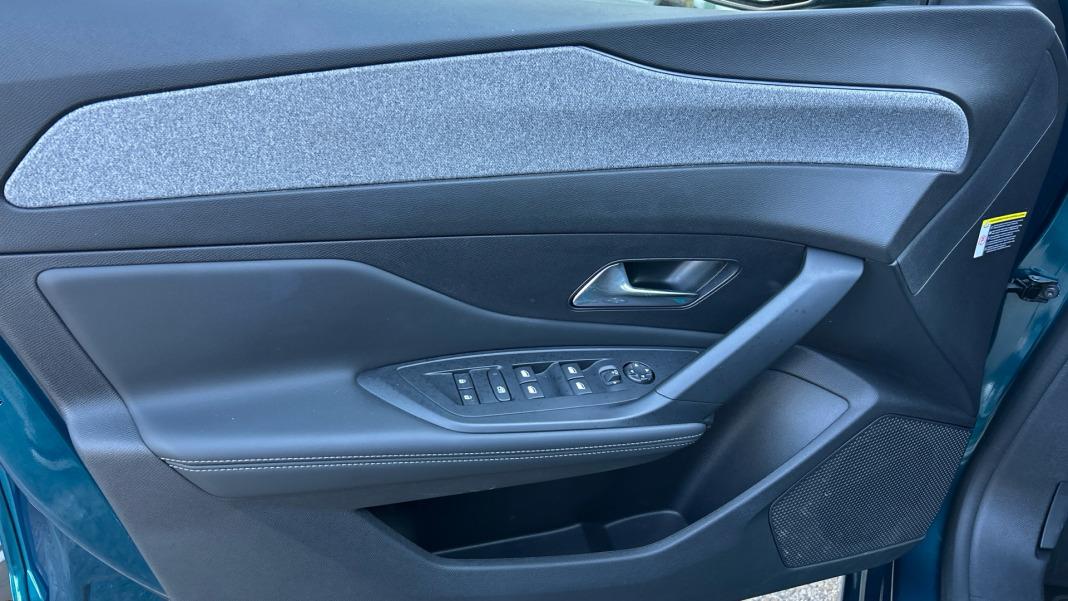 Peugeot 308 5P Allure PureTech 130 SS MAN