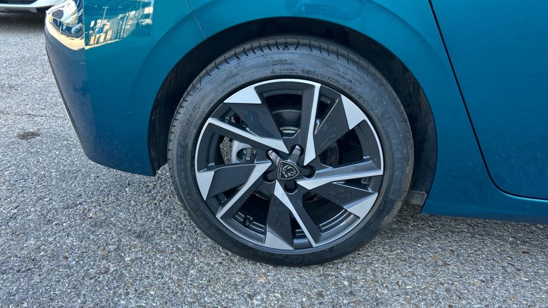 Peugeot 308 5P Allure PureTech 130 SS MAN