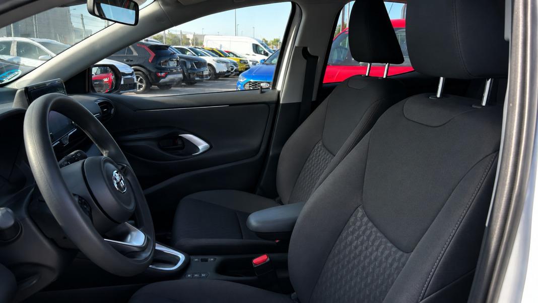 Toyota Yaris 1.5 120H Business Plus