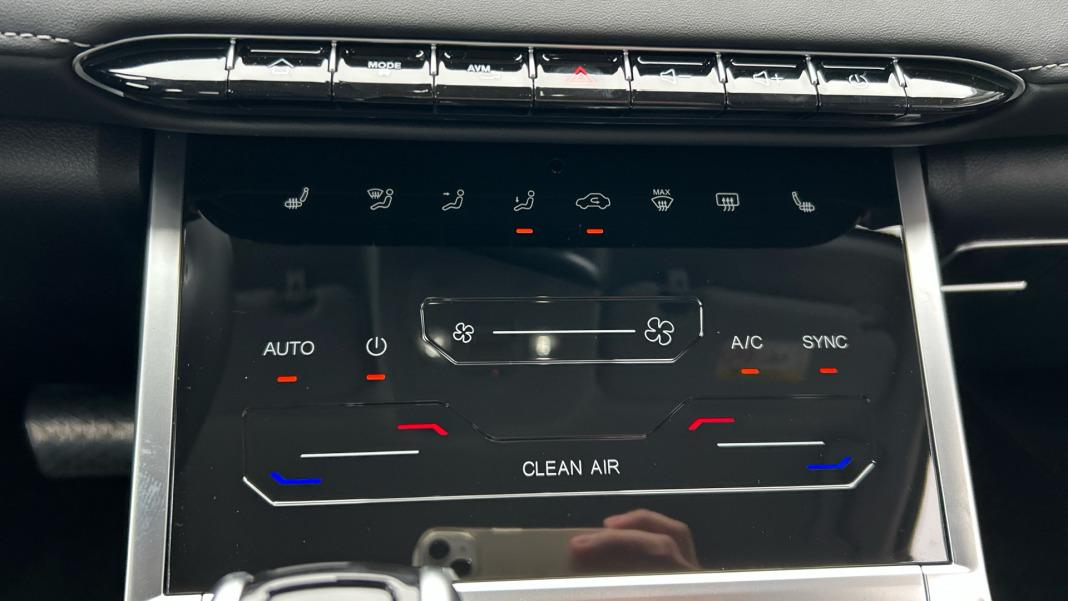 EBRO S400 1.5 DHE HEV Excellence CVT