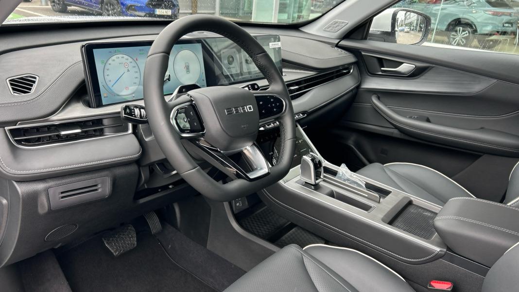EBRO S400 1.5 DHE HEV Excellence CVT