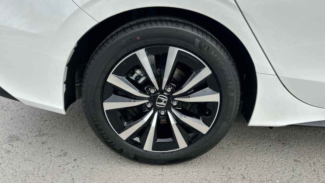 Honda Civic 2.0 i-MMD Elegance CVT