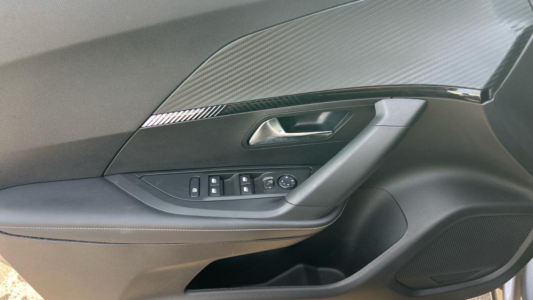 Peugeot 2008 N Allure Hybrid 145 eDCS6