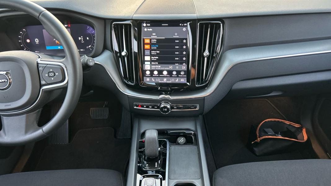 Volvo Xc60 2.0 B4 G Momentum Pro Auto