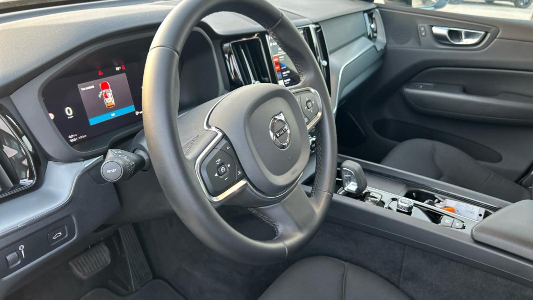 Volvo Xc60 2.0 B4 G Momentum Pro Auto