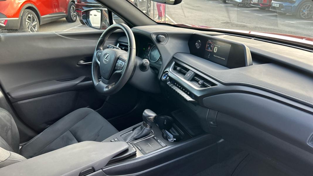 Lexus Ux 2.0 250h Premium