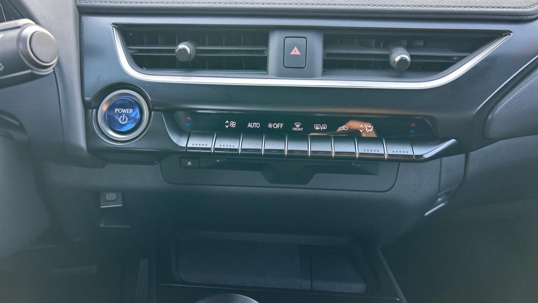 Lexus Ux 2.0 250h Premium
