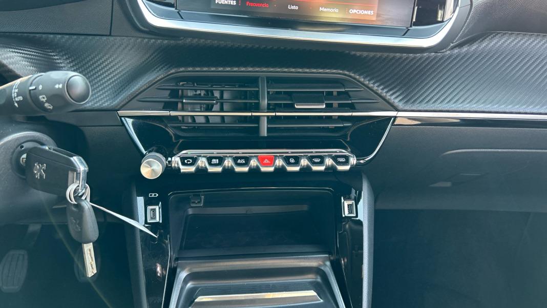 Peugeot 2008 Allure Pack Puretech 100 SS 6 Vel. MAN