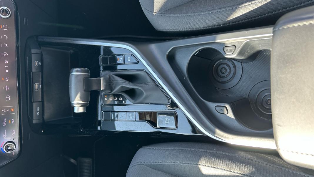 Kia Niro 1.6 GDi HEV 104kW (141CV) Concept