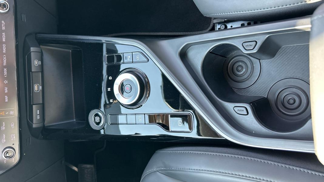 Kia Niro 1.6 GDi HEV 95kW (129CV) Drive