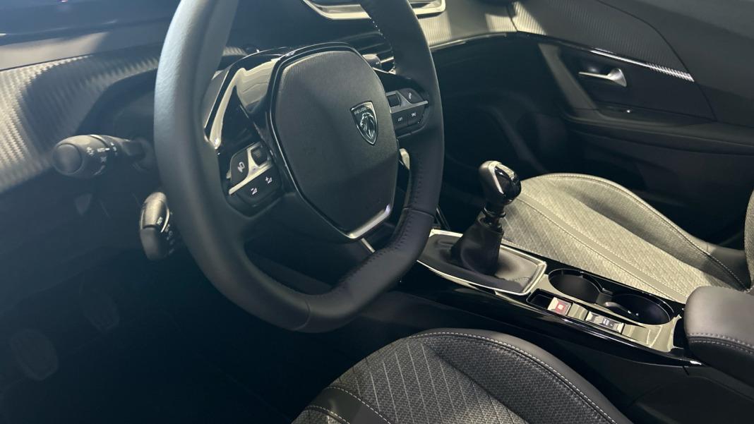 Peugeot 2008 Allure Turbo 100 SS 6 Vel MAN