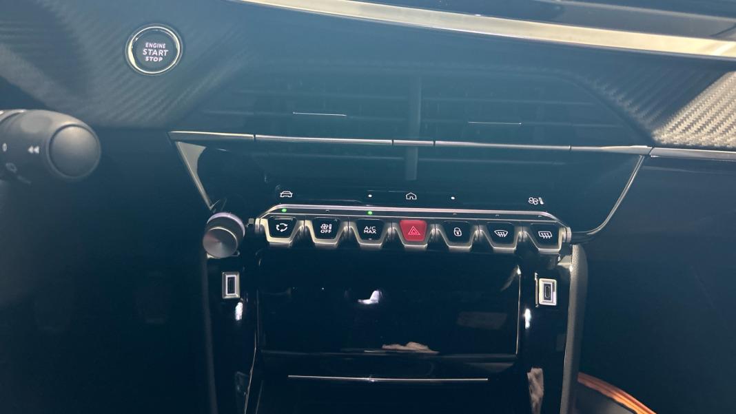 Peugeot 2008 Allure Turbo 100 SS 6 Vel MAN