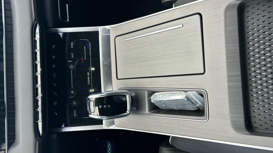 EBRO S400 1.5 DHE HEV Excellence CVT