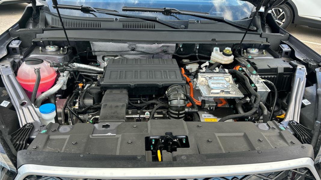 EBRO S400 1.5 DHE HEV Excellence CVT