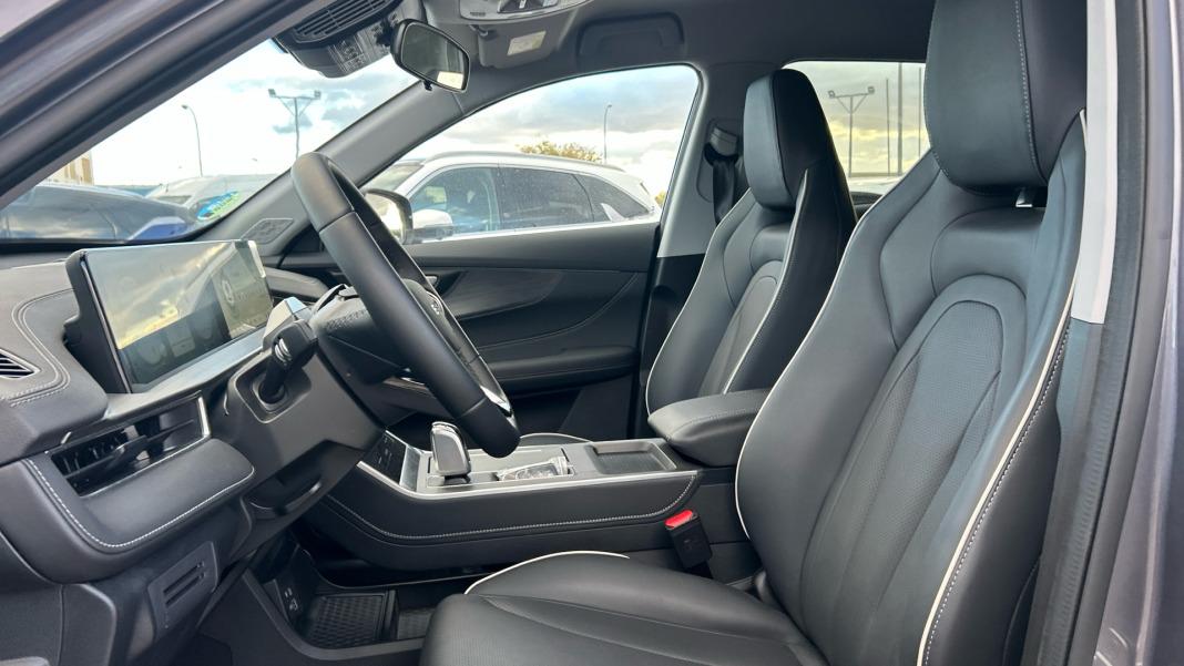 EBRO S400 1.5 DHE HEV Excellence CVT