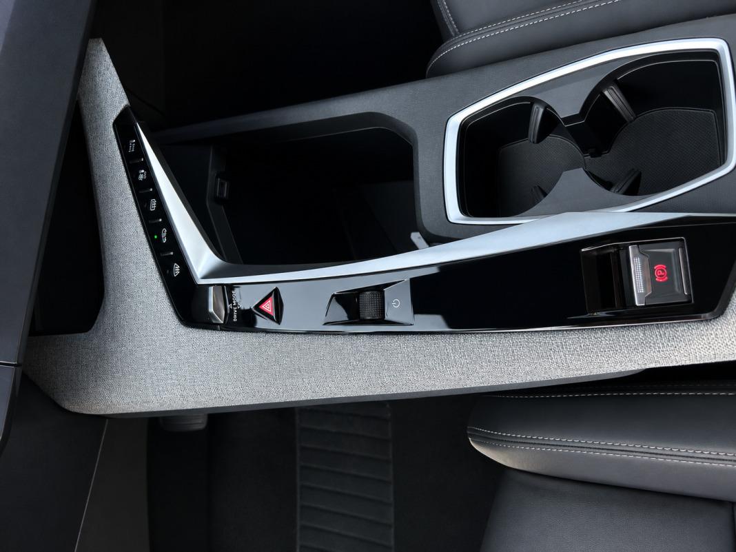 Peugeot 5008 Hybrid 1.2 107KW Allure eDCS6