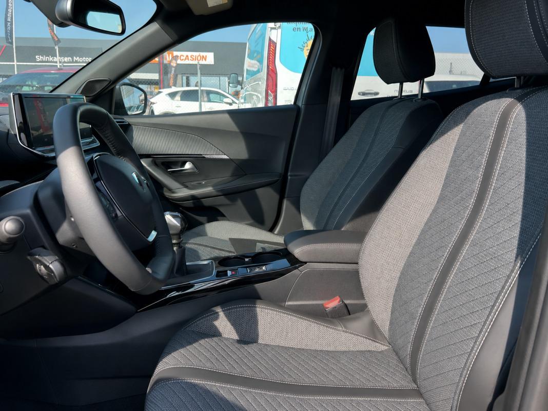 Peugeot 2008 Allure Gasolina 100 SS 6 Vel. MAN
