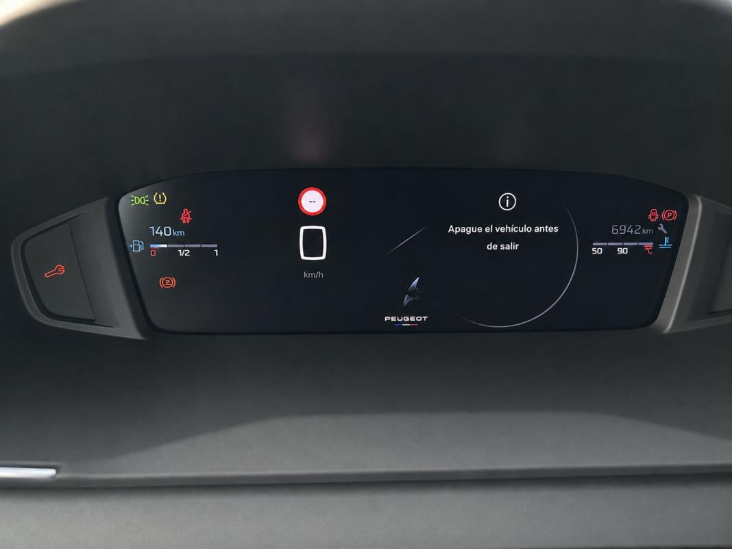 Peugeot 2008 Allure Gasolina 100 SS 6 Vel. MAN