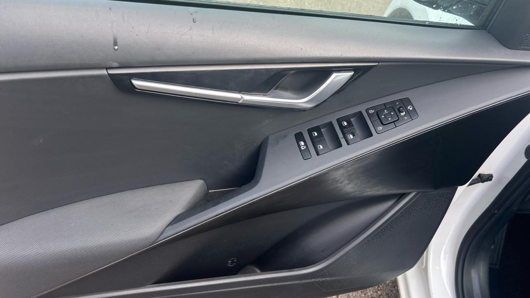 Kia Niro NIRO 1.6 GDI HEV DRIVE 141 5P