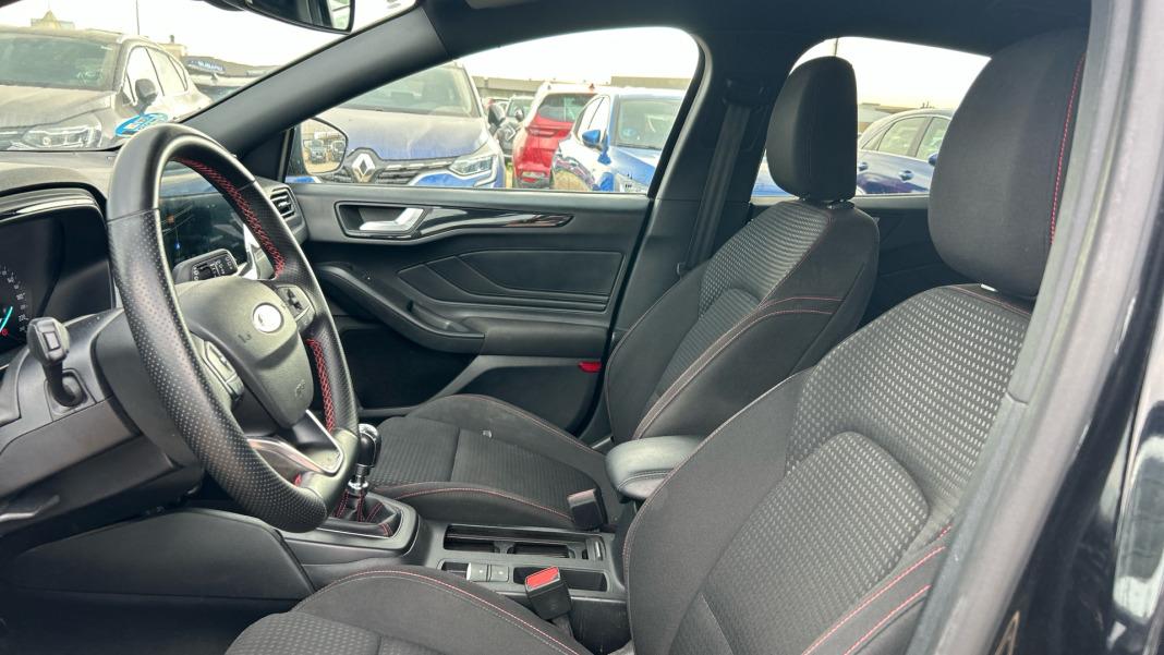 Ford Focus 1.0 Ecoboost MHEV 114kW ST-Line