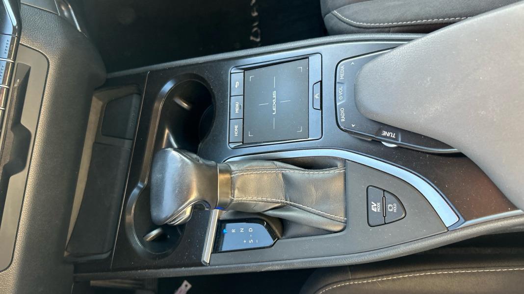 Lexus Ux 2.0 250h Business