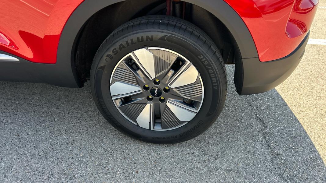EBRO S400 1.5 DHE HEV Excellence CVT