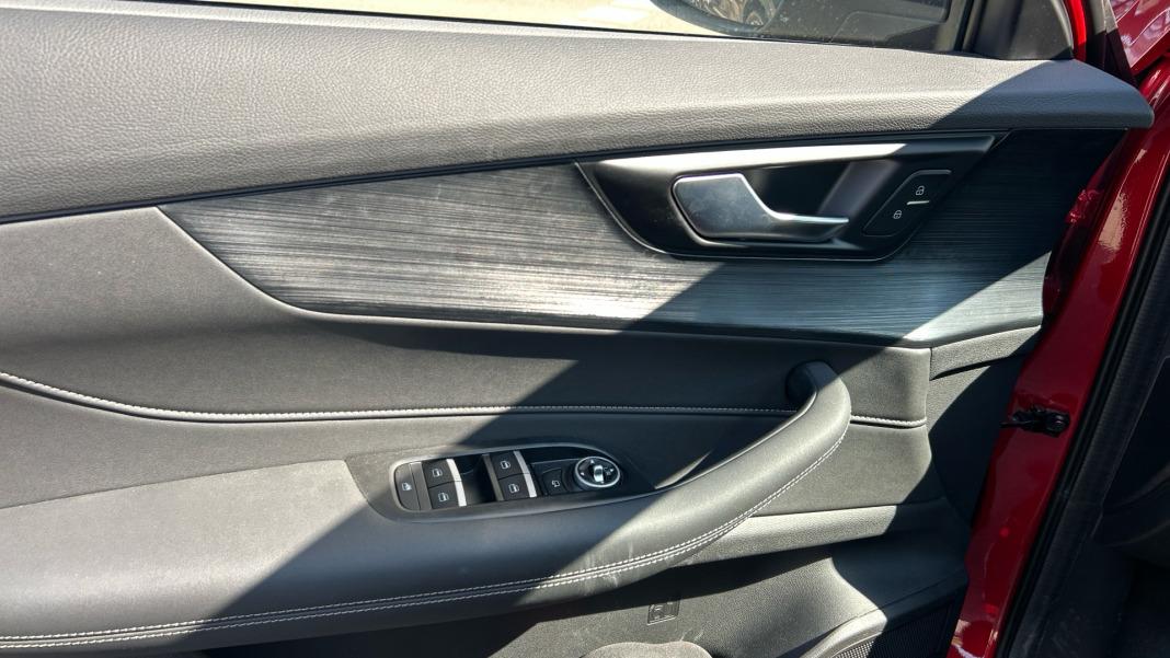 EBRO S400 1.5 DHE HEV Excellence CVT