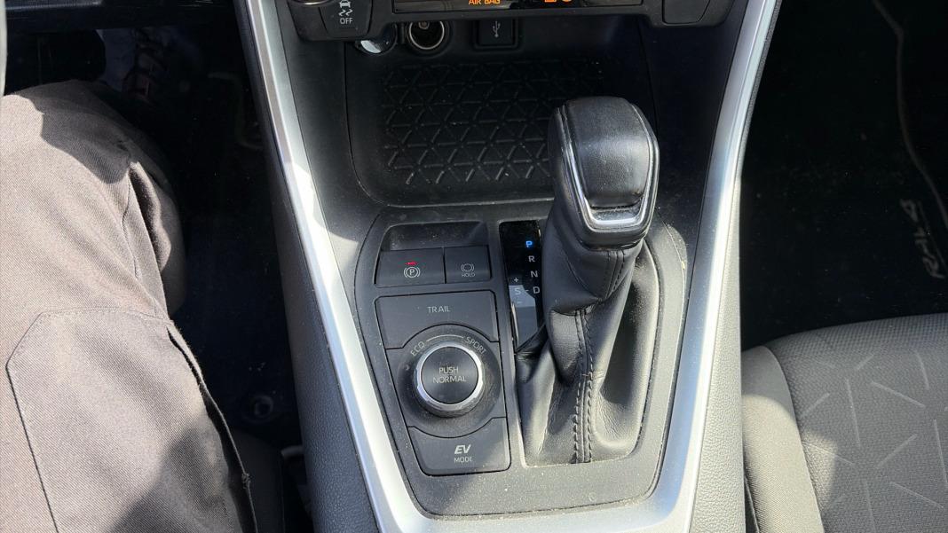 Toyota Rav4 2.5l 220H Business 4WD