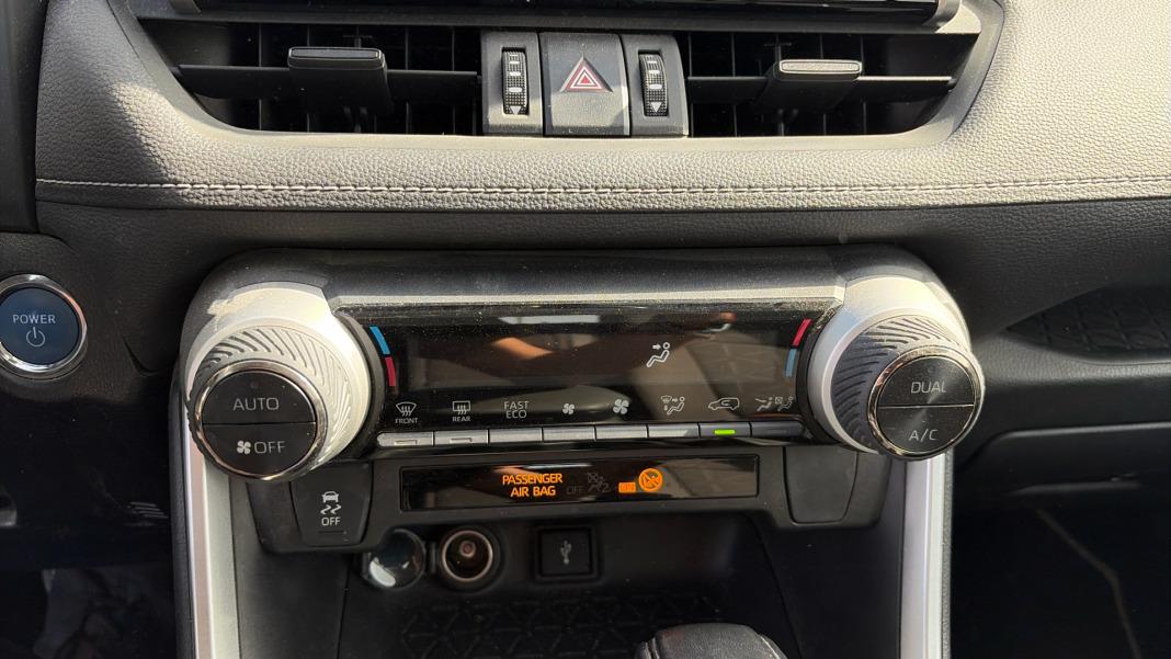 Toyota Rav4 2.5l 220H Business 4WD