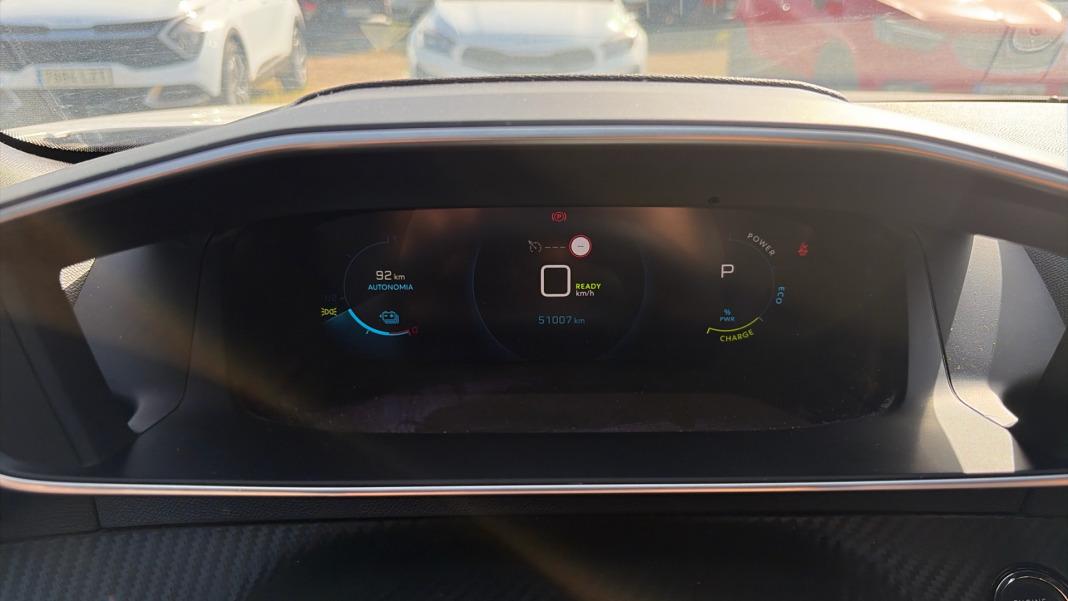 Peugeot E-2008 Eléctrico Allure Pack (100kW)