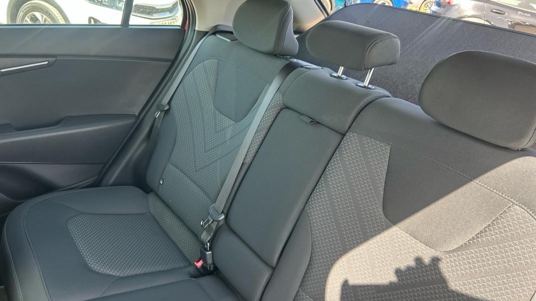 Kia Niro 1.6 GDi HEV 104kW (141CV) Concept