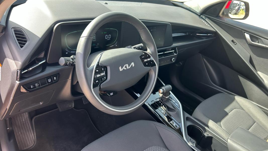 Kia Niro 1.6 GDi HEV 104kW (141CV) Concept