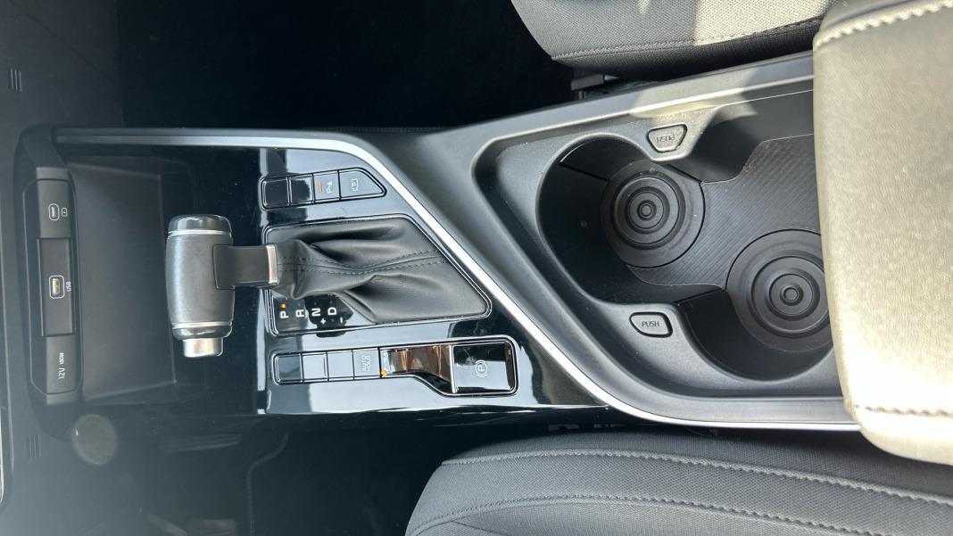 Kia Niro 1.6 GDi HEV 104kW (141CV) Concept