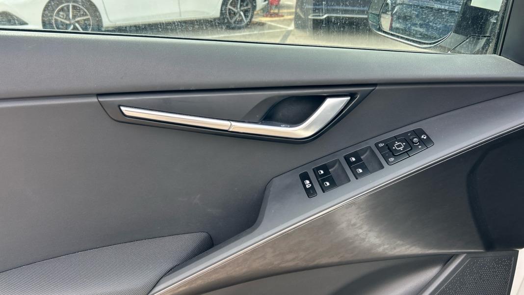 Kia Niro 1.6 GDi HEV 95kW (129CV) Drive
