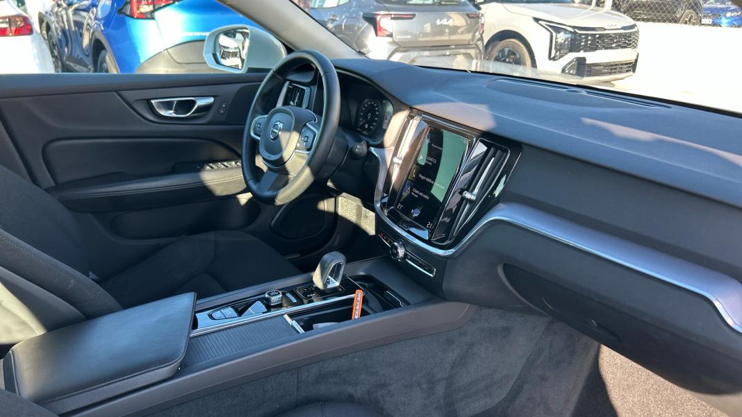 Volvo V60 2.0 B4 (D) Momentum Pro Auto