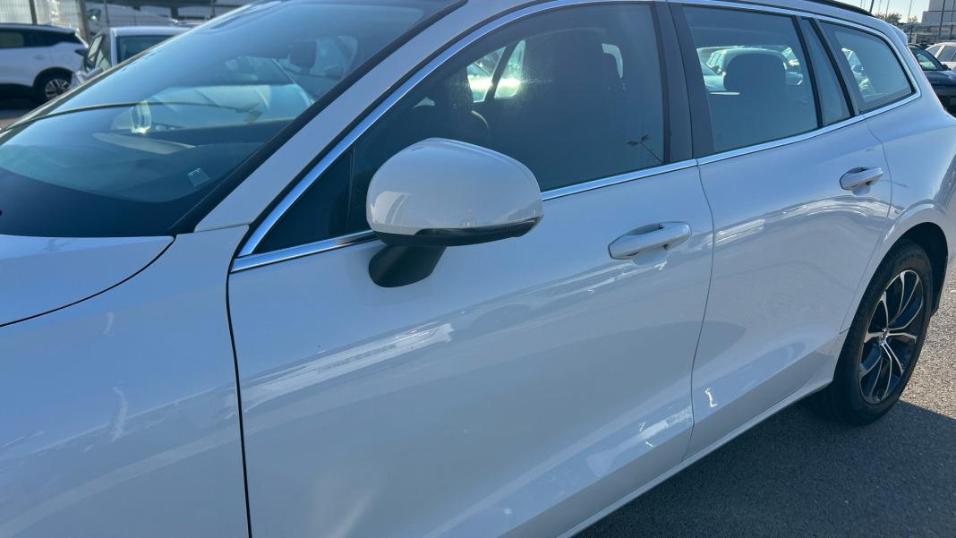 Volvo V60 2.0 B4 (D) Momentum Pro Auto