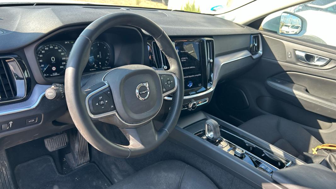 Volvo V60 2.0 B4 (D) Momentum Pro Auto