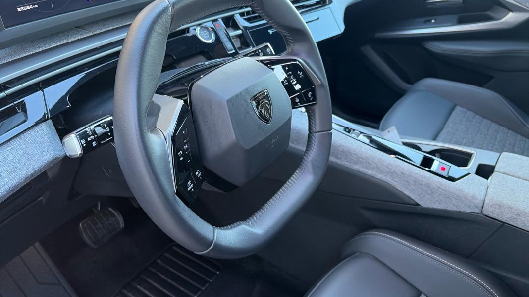 Peugeot 5008 Hybrid 1.2 107KW Allure eDCS6