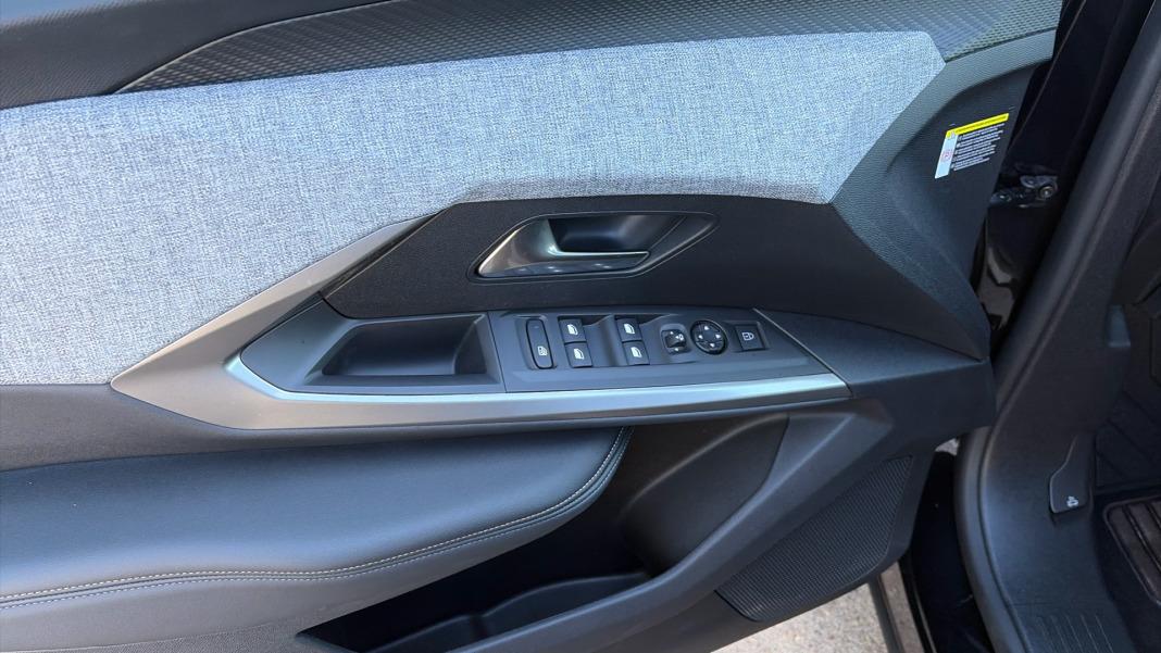 Peugeot 5008 Hybrid 1.2 107KW Allure eDCS6