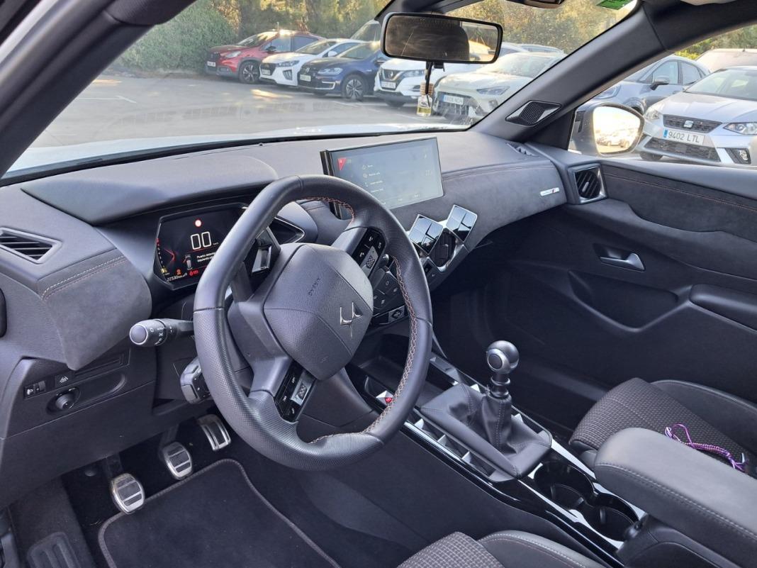 DS Ds 3 Crossback PureTech 73 kW Manual PERFORMANCE LINE