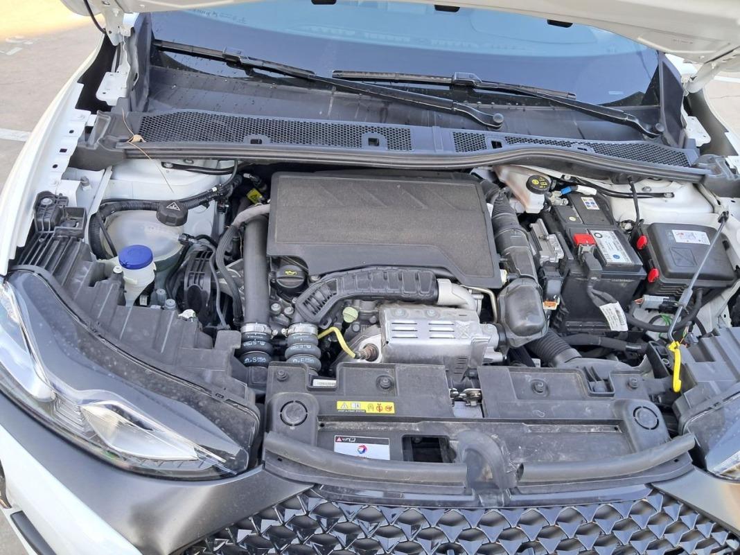 DS Ds 3 Crossback PureTech 73 kW Manual PERFORMANCE LINE