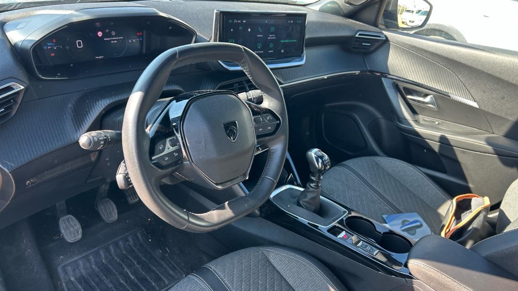 Peugeot 2008 Allure Gasolina 100 SS 6 Vel. MAN
