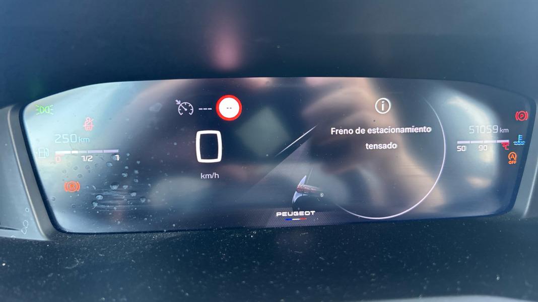 Peugeot 2008 Allure Gasolina 100 SS 6 Vel. MAN