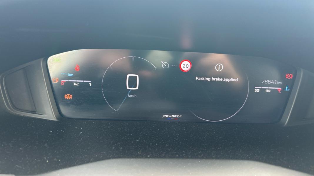 Peugeot 2008 Allure Puretech 100 SS 6 Vel. MAN