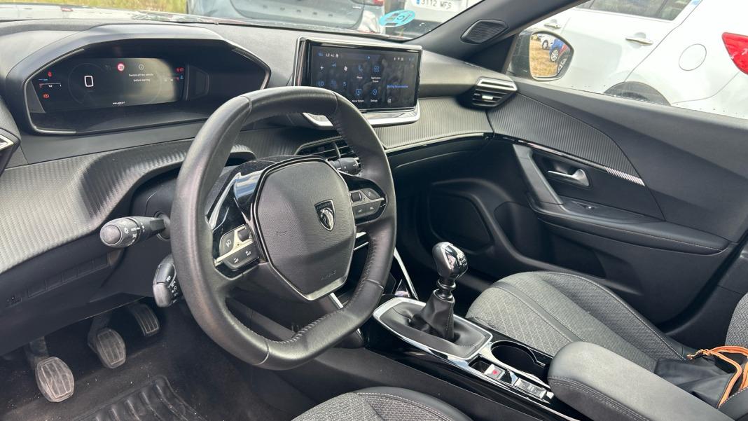 Peugeot 2008 Allure Puretech 100 SS 6 Vel. MAN